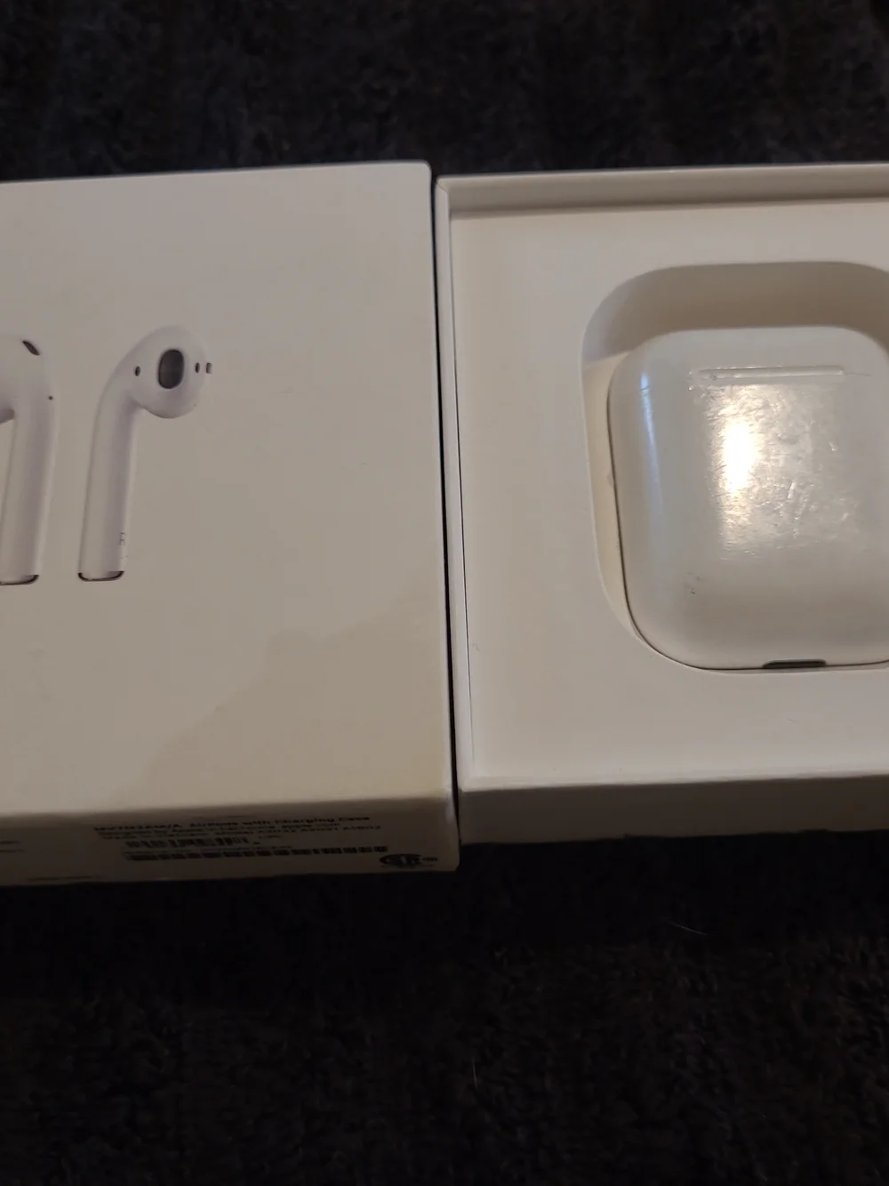 Apple AirPods 2nd Generation Charging Case And Box White For Parts or repair...